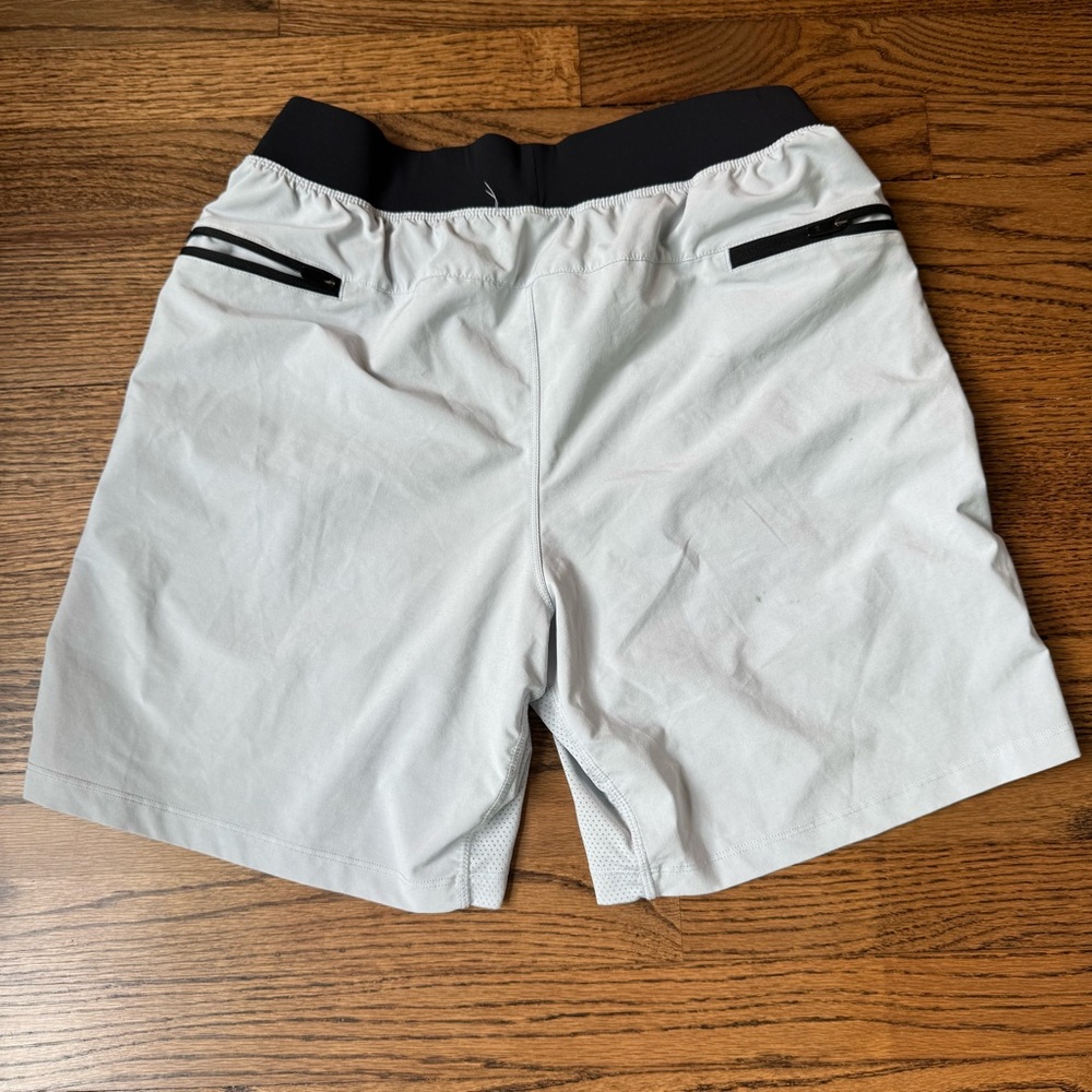 Fabletics Shorts - Picture 3 of 5